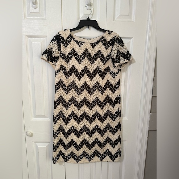 Talbot’s Women’s Black White Floral Lace Crochet Chevron Sheath Dress Career 8 - Picture 7 of 12
